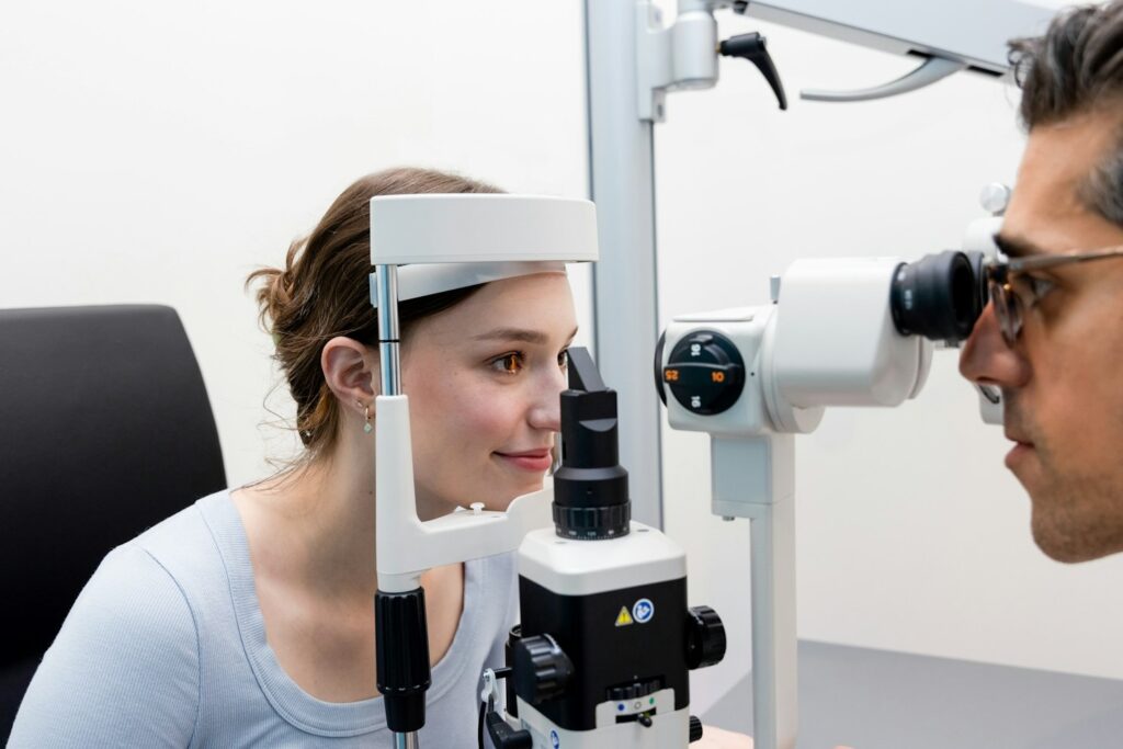 The Early Warning Signs of Glaucoma You Shouldn't Ignore